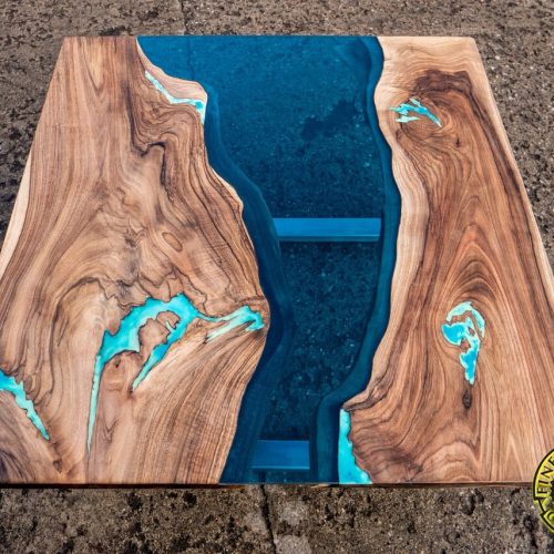 Square river glass coffee table with glowing resin fillin - bushed legs